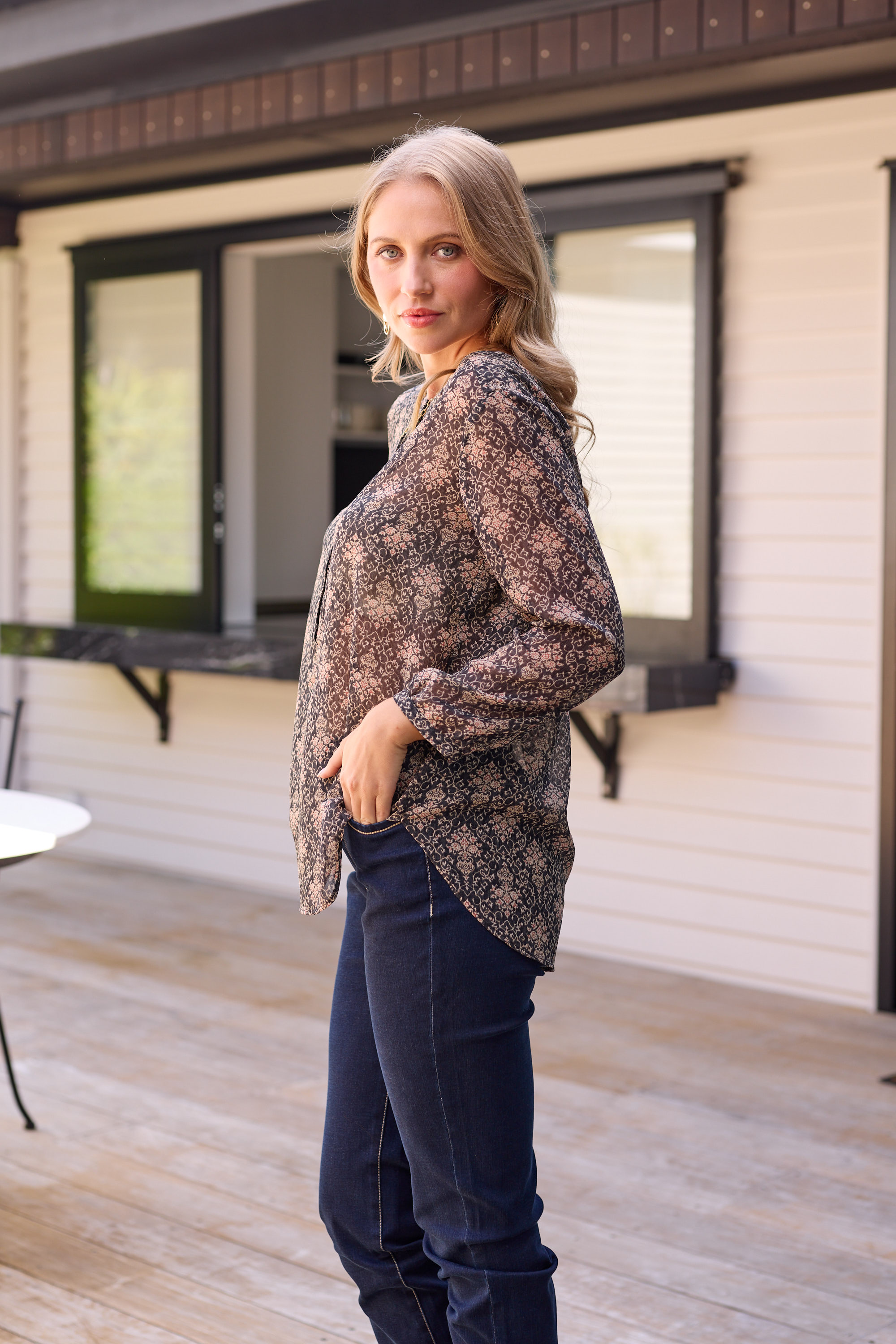 Floral Crochet Pleat Blouse Crm